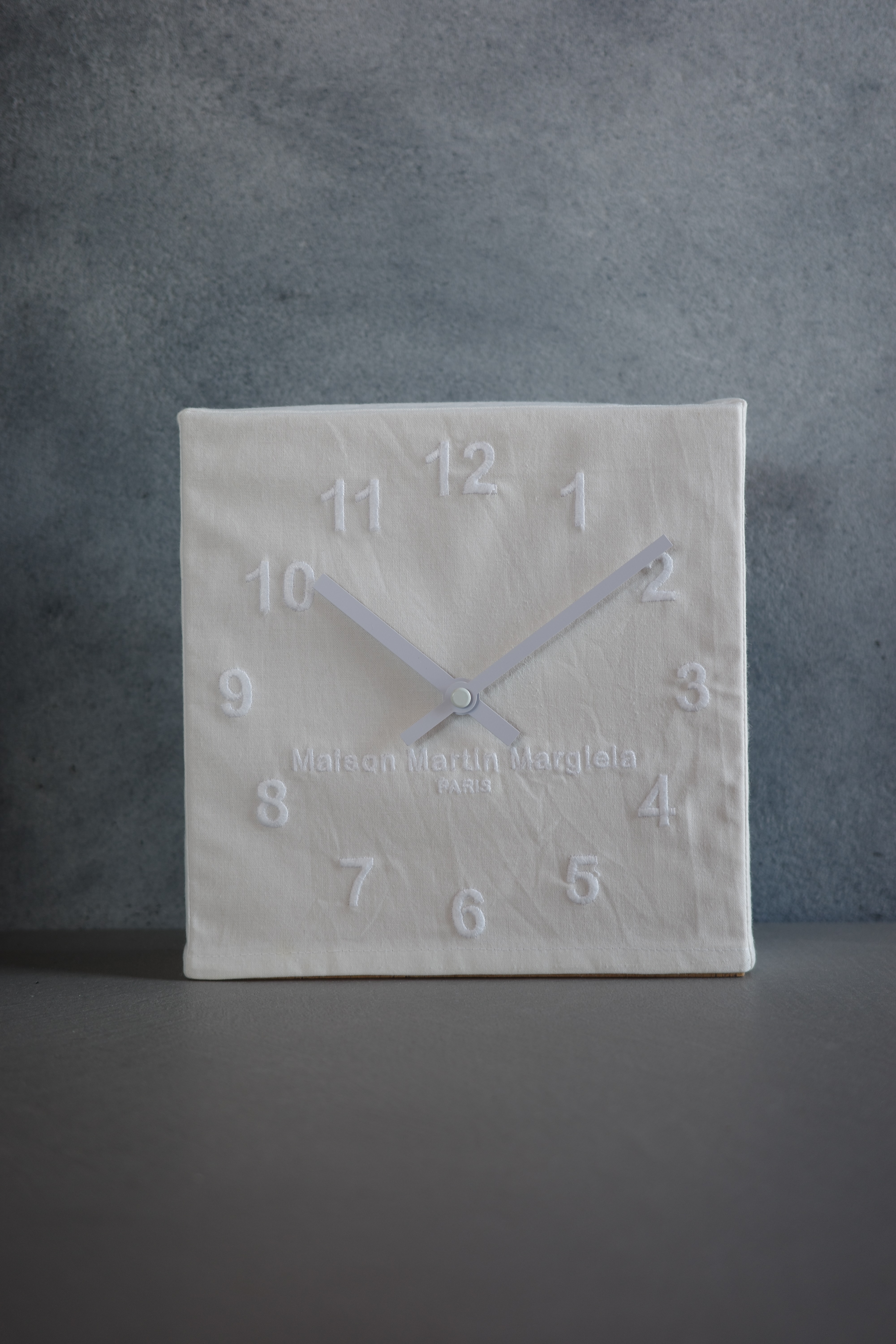 Maison Martin Margiela 刺繍入り置き時計