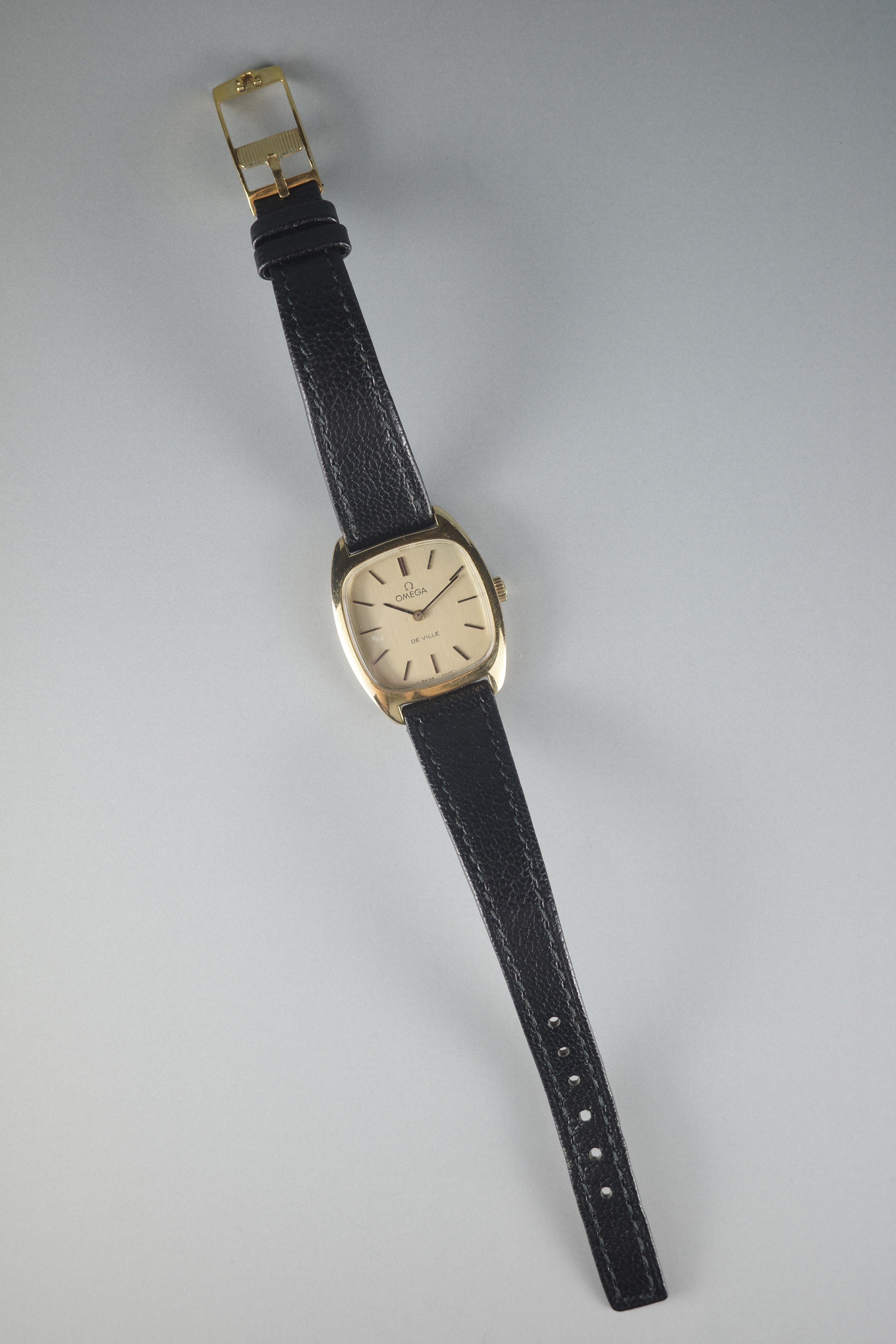 OMEGA "De ville" ヴィンテージウォッチ 手巻き式