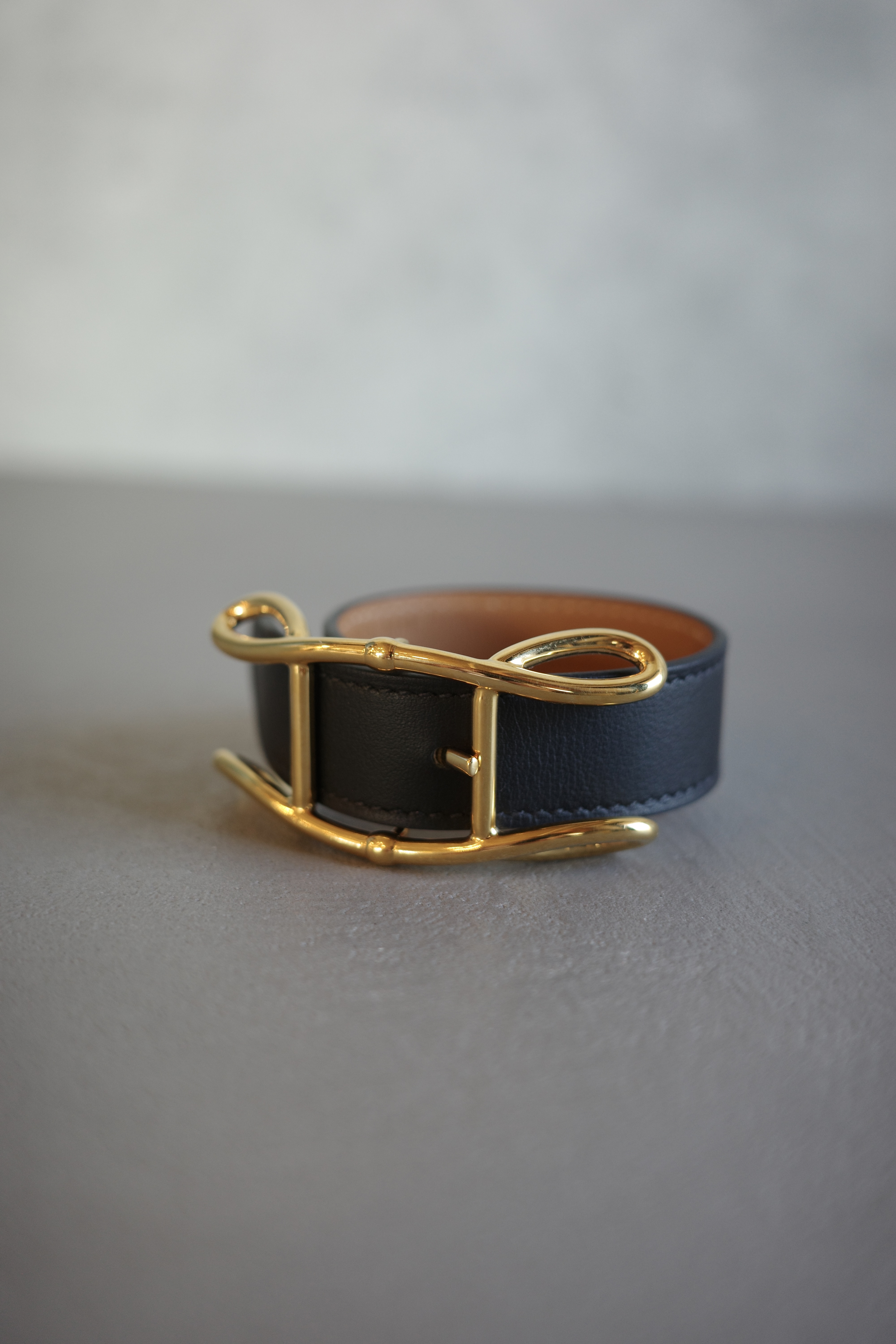 HERMÈS ヴォルティージュ レザーブレスレット BK/GD
