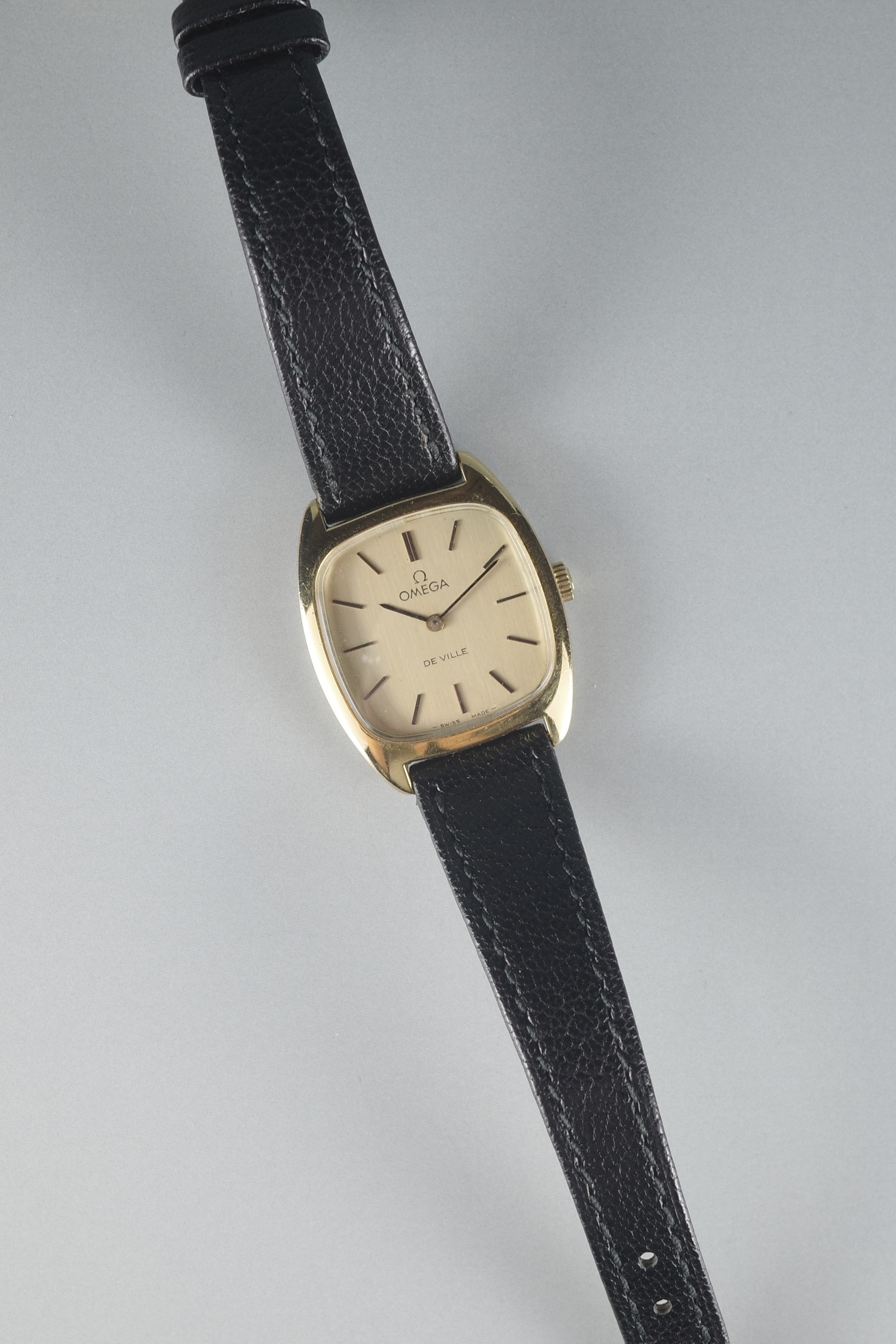 OMEGA "De ville" ヴィンテージウォッチ 手巻き式